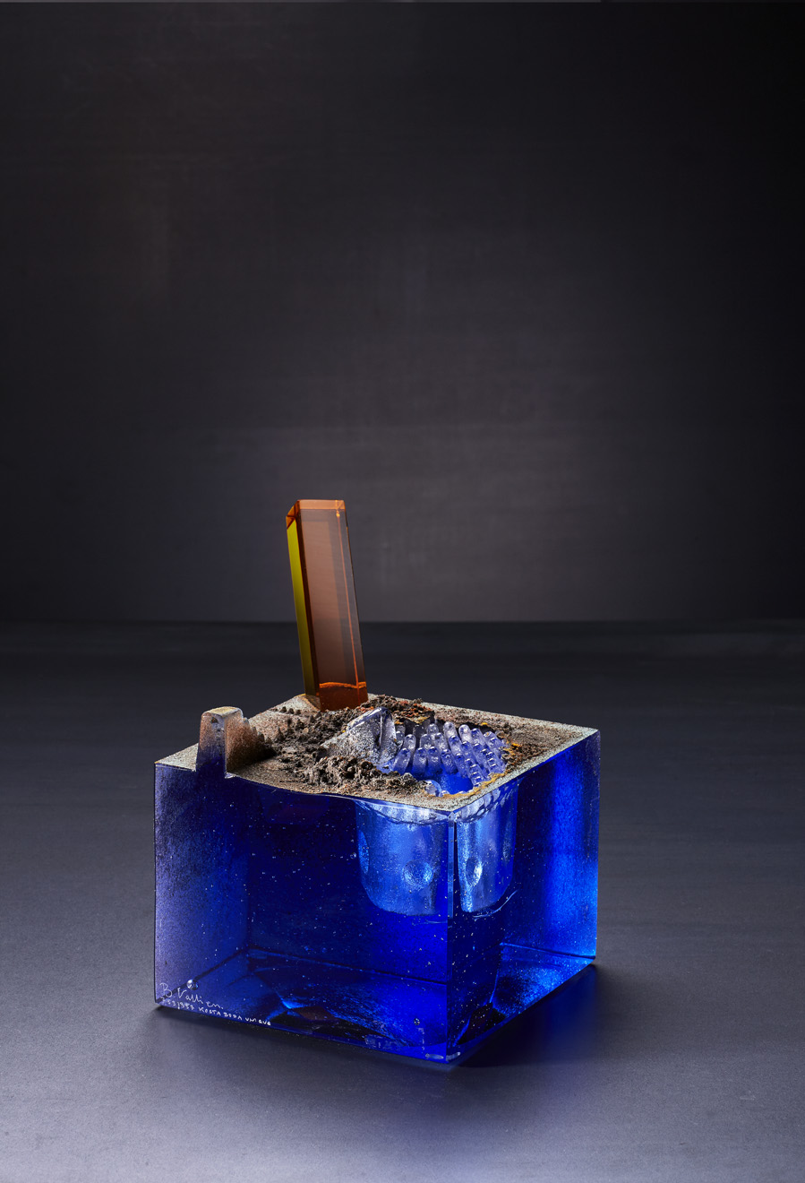 Bertil Vallien: 9 Rooms
ボーエ・カムラス STUDIO FOCUS | BERTIL VALLIEN — Schantz Galleries